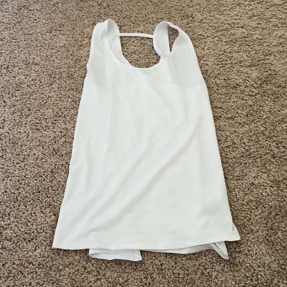 Tie back work out shirt - Picture 3 of 4